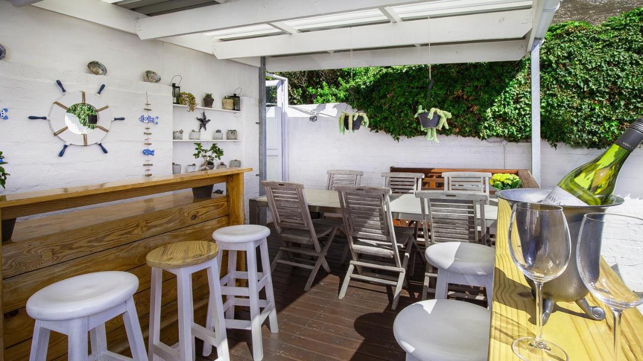 Penguins View Guesthouse Simon's Town Exterior photo